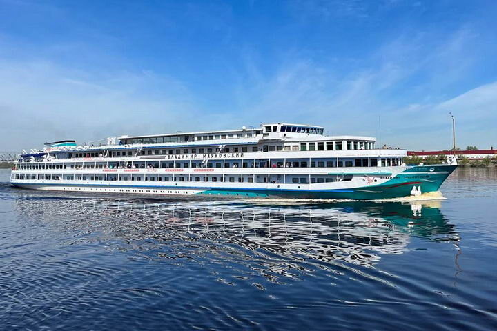 Теплоход «Владимир Маяковский». Внешний вид