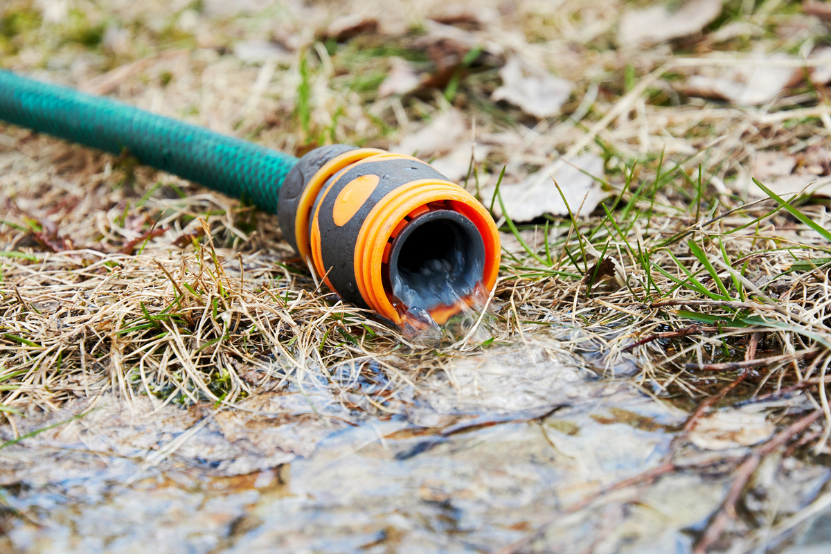    Сад перед зимой нужно как следует напоить
