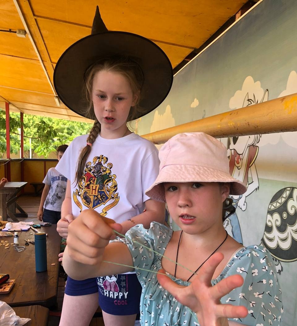 В игре можно пробовать себя в самых разных ролях и проявлять разные грани своего Я