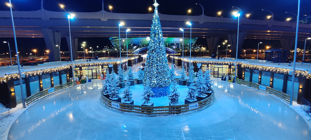 Вечерний каток с подсветкой