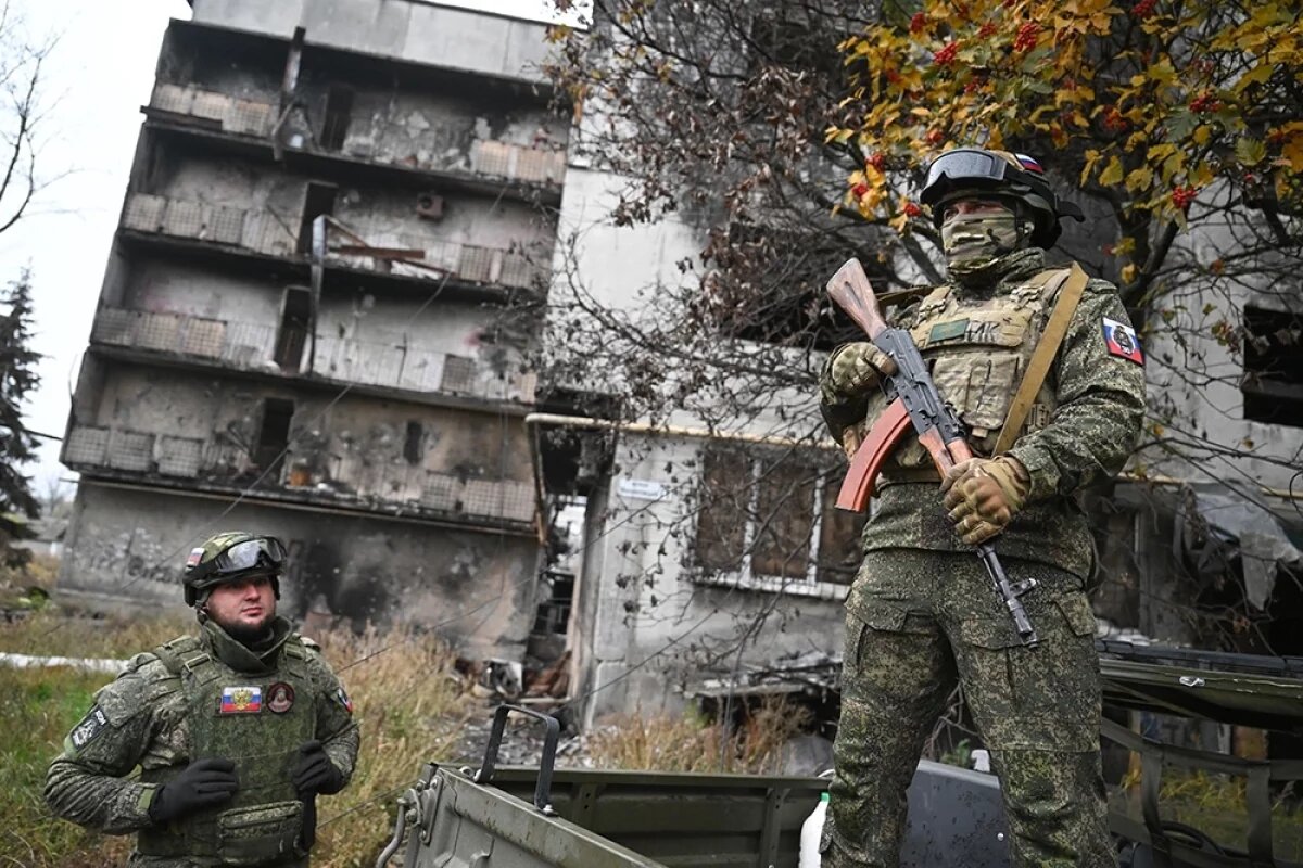    В случае обнаружения солдат противника, им предлагается сдаться.