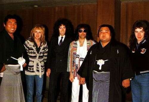 С борцами сумо