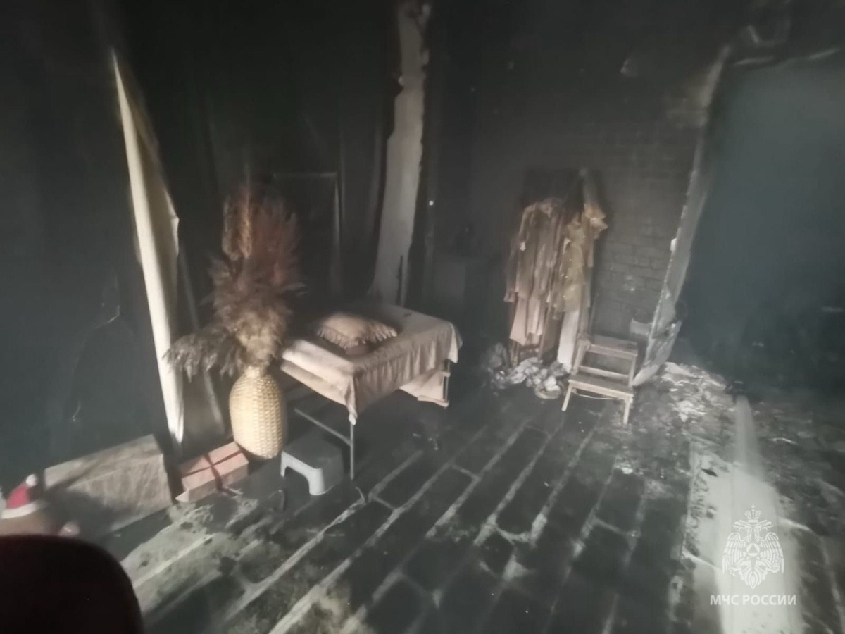    В Сургуте из-за пожара эвакуировали торговый центр «Каскад»