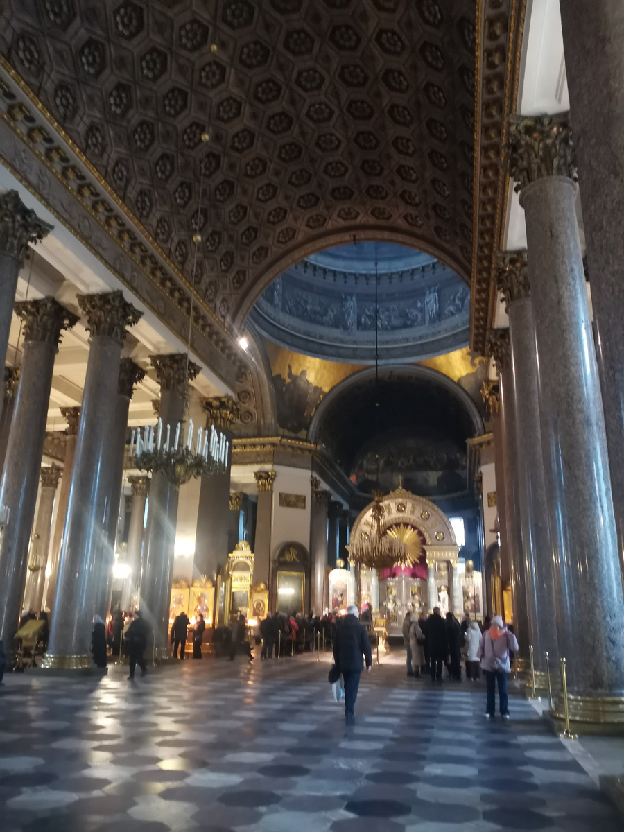 Убранство внутри