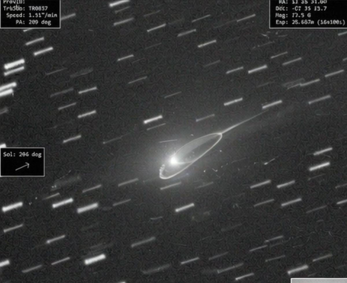 В сети обсуждают новые снимки 3I ATLAS — поперечные линии на кадрах полностью меняют картину