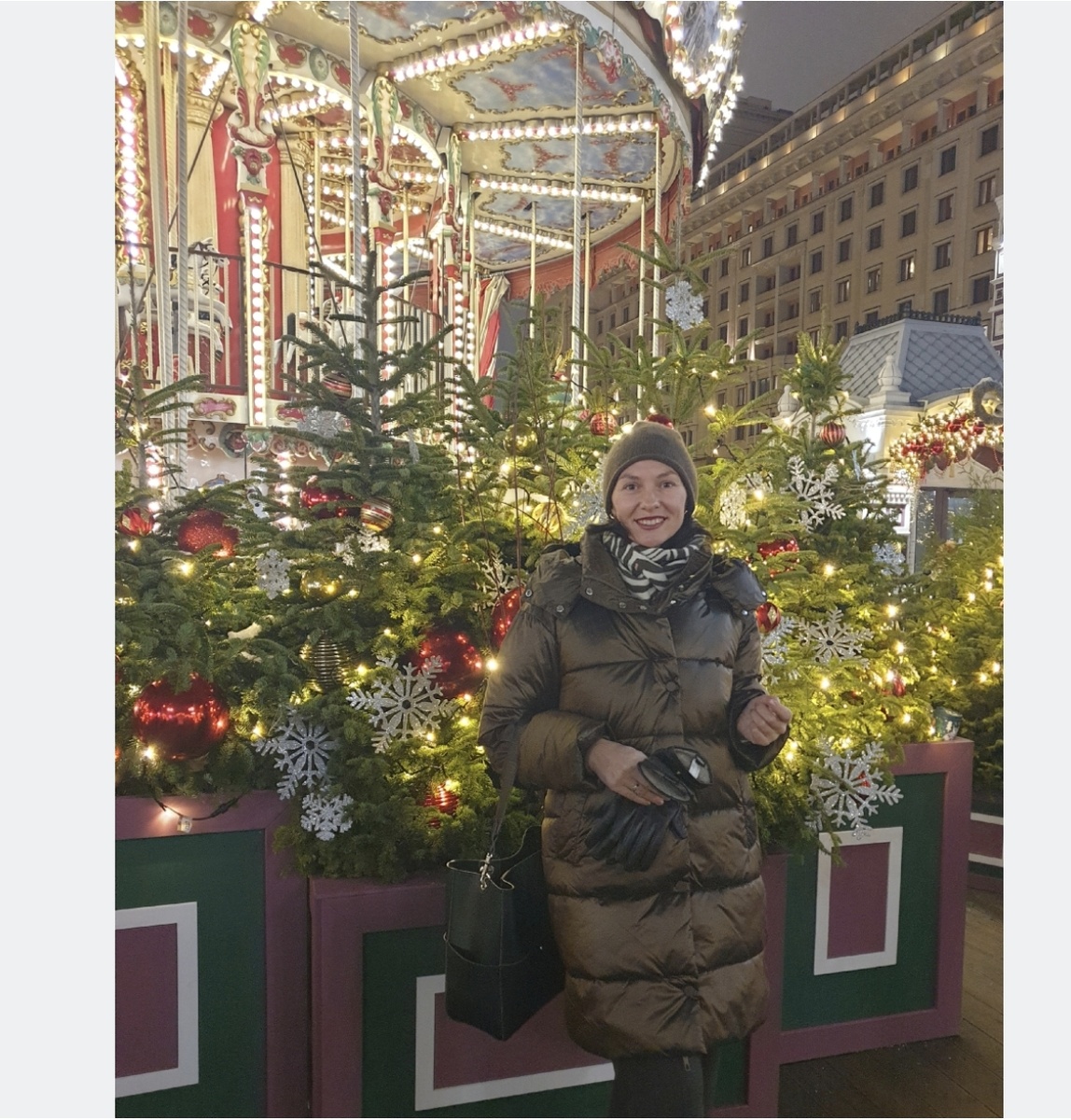 Вот мой пуховик от Calista, купленный ещё прошлым летом с хорошей скидкой. Носила его прошлую зиму, и этой зимой ещё послужит. 