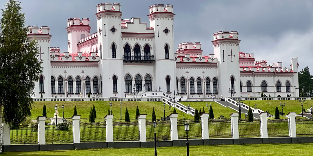 Безлюдный замок в белорусском Коссово. Где посетители?