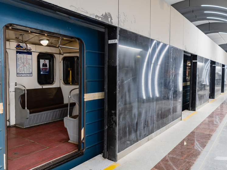     Первый тестовый поезд прошел пять километров от «Нарвской» до платформ станции «Юго-Западная». Фото: пресс-служба Смольного