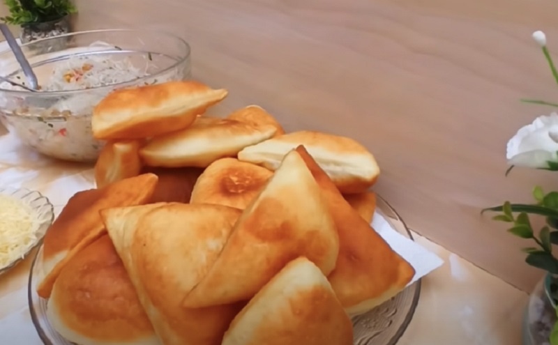 Пирожки с рыбными консервами: просто, быстро и невероятно вкусно