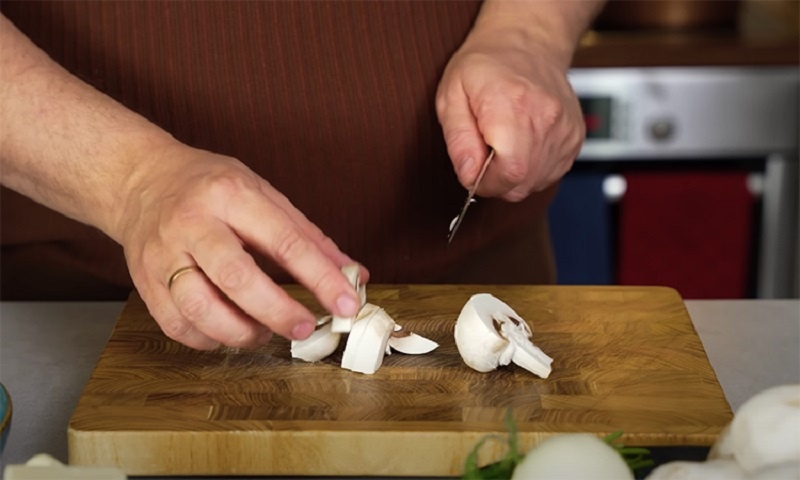 Картофельное пюре с грибами: ресторанный вкус на домашней кухне