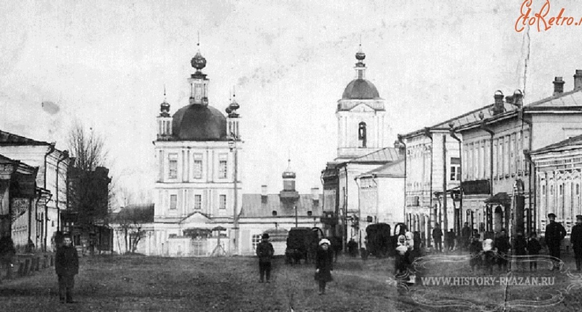 Соборный храм был одним из первых. Построен в городе Сапожке еще во времена Бориса Годунова. Хотя с тех пор и горел, и перестраивался. Фото взято из открытых источников.