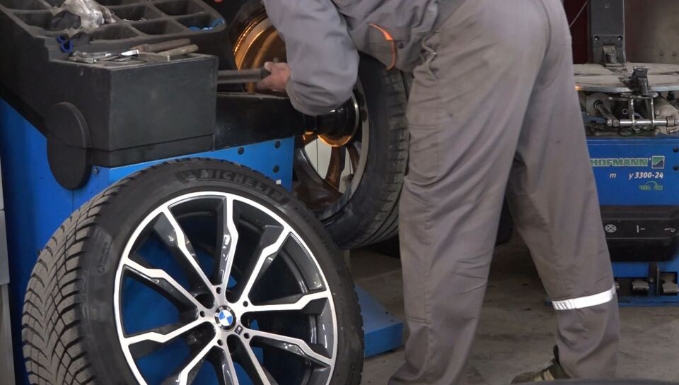    Шины. Шиномонтаж. Колеса.. Источник: Толк