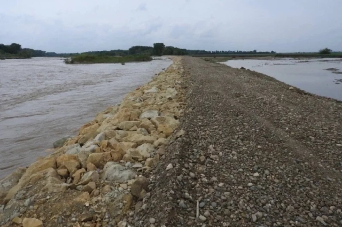    В Адыгее отремонтировали дамбу, защитив от паводков 1700 человек