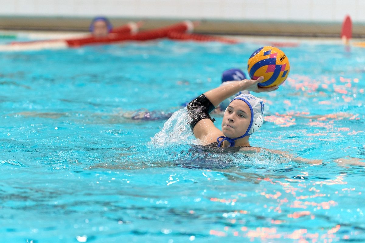    Нижегородки уверенно расправились со своими конкурентками на родной воде