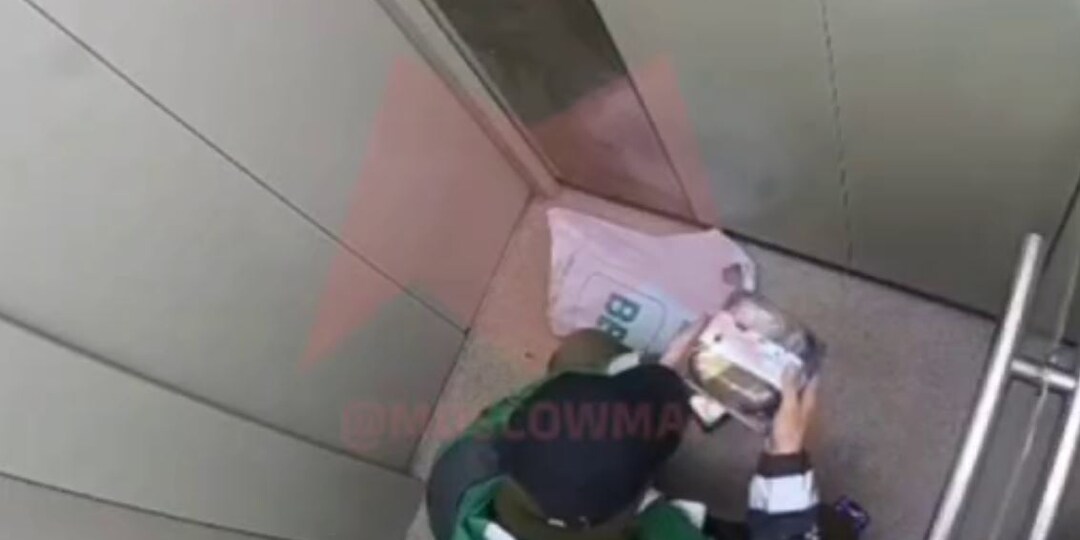 Бр-р. Мигрант грязными пальцами поковырял тортик и отнёс заказчику