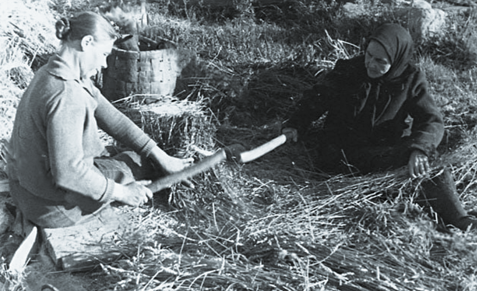 Деревенские женщины, 1940-е гг.