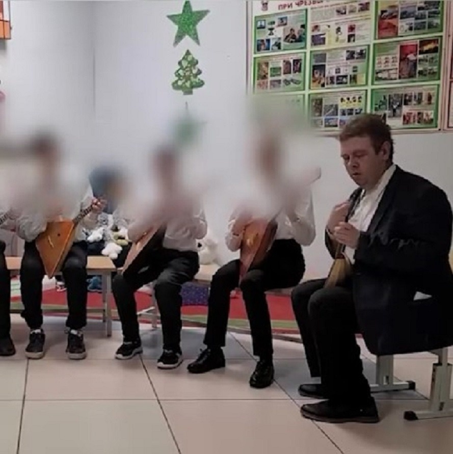 Ваганов с учениками на занятии