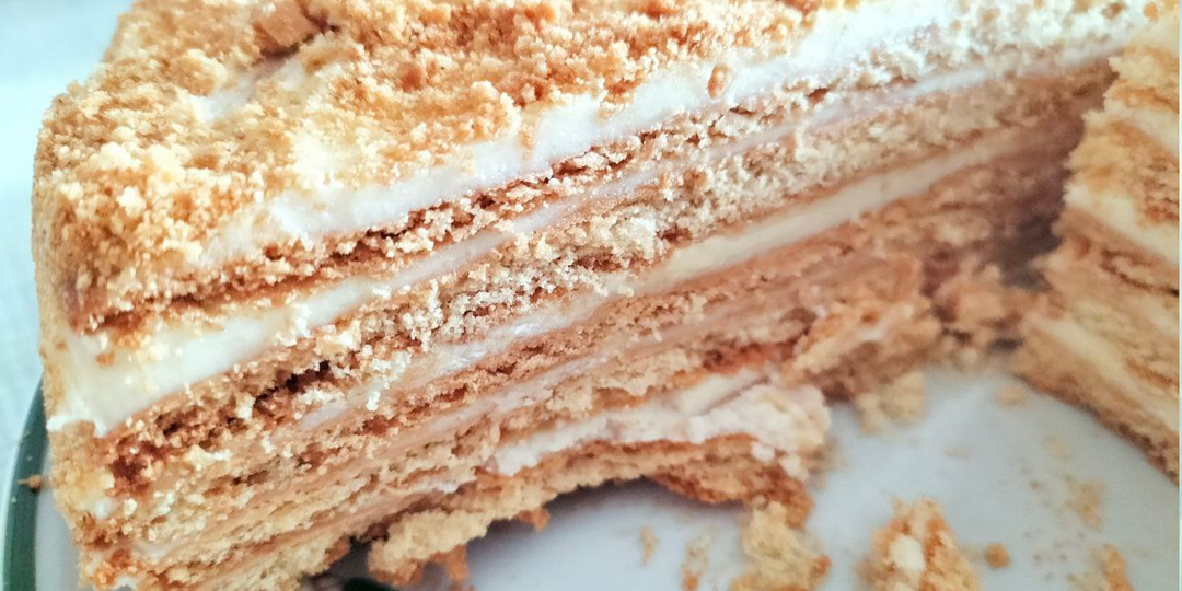 Торт на сковороде из тонких коржей - самый быстрый рецепт