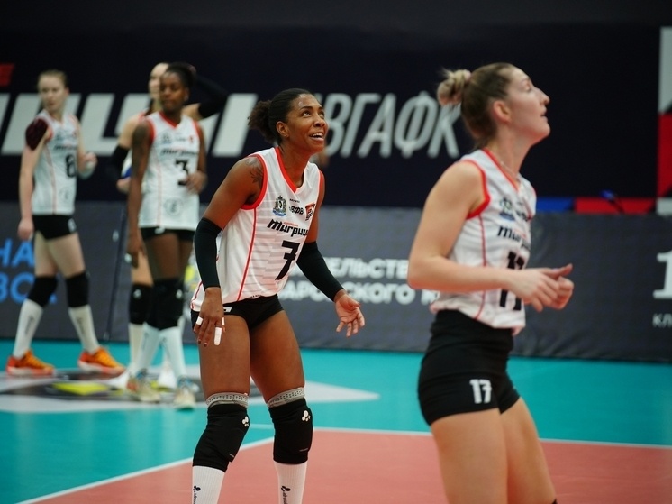     Валидольный волейбол: «Амурские тигрицы» в Хабаровске отыгрались с 0:2, но снова уступили «Мурому» на тай-брейке. Фото: ВК "Амурские тигрицы"