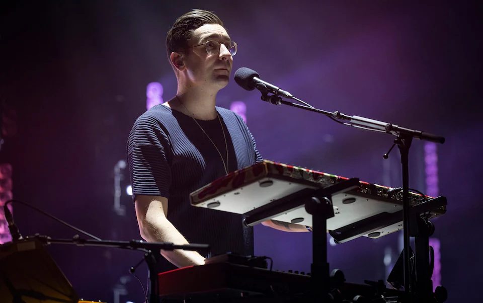 Гас Унгер-Гамильтон из alt-J, чья песня «Breezeblocks» недавно вошла в Billions Club. Фото: Мэтт Джелонек/WireImage