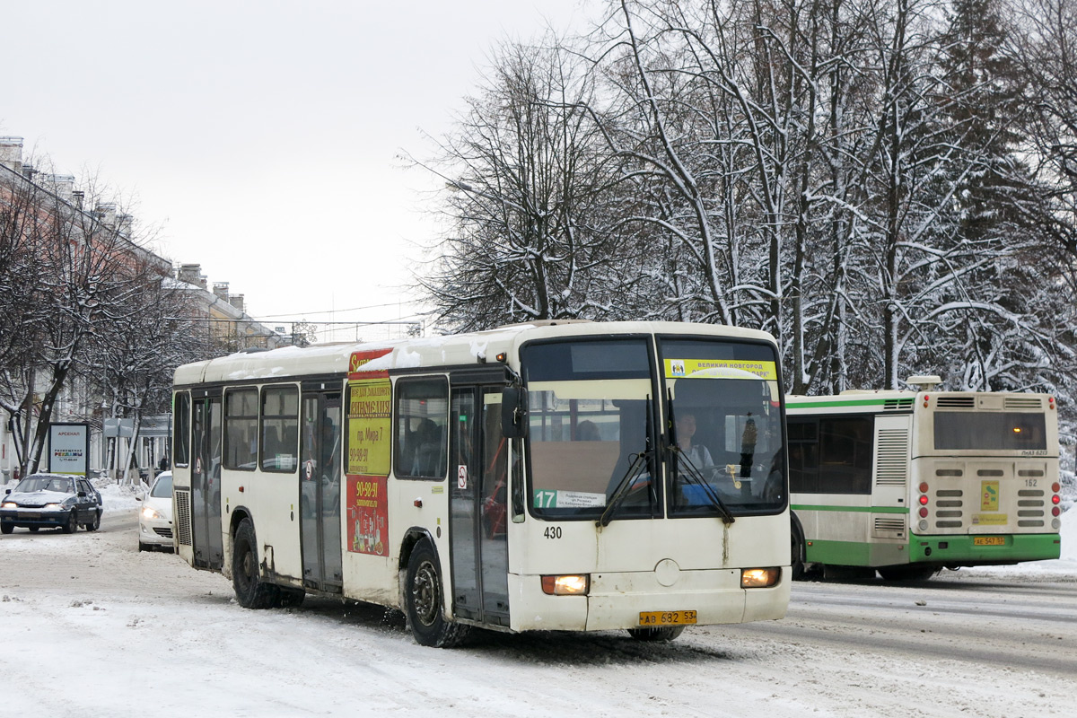 Автобус Mercedes-Benz O345 в Великом Новгороде. 2019 год. 
