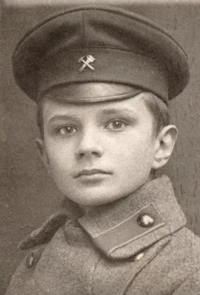 Валентин Петрович Глушко в молодости. 1918 год. Биография Валентина Глушко: «Между звёздами, ракетами и Богом». Глава 1. Больше не теряйте своего сына.