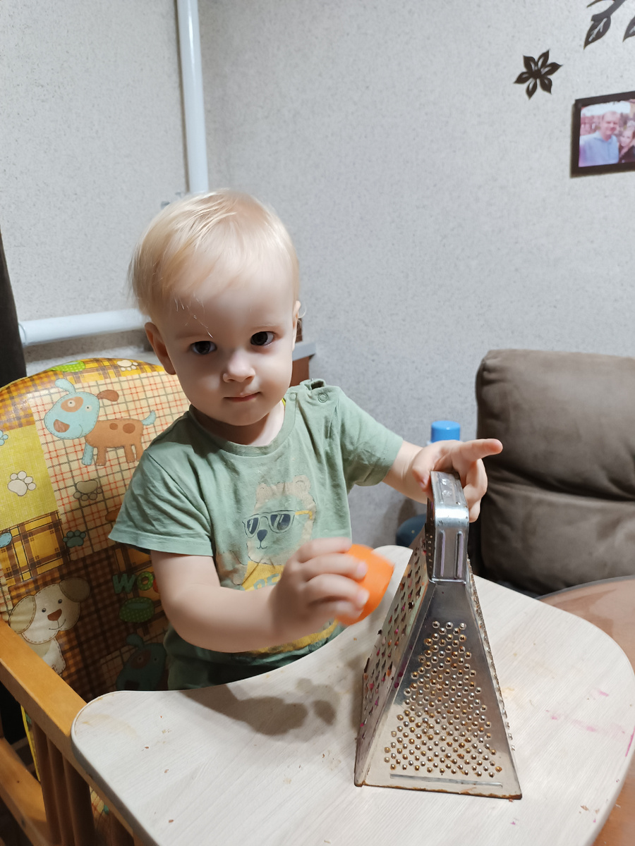 Зато вот как маме помогает