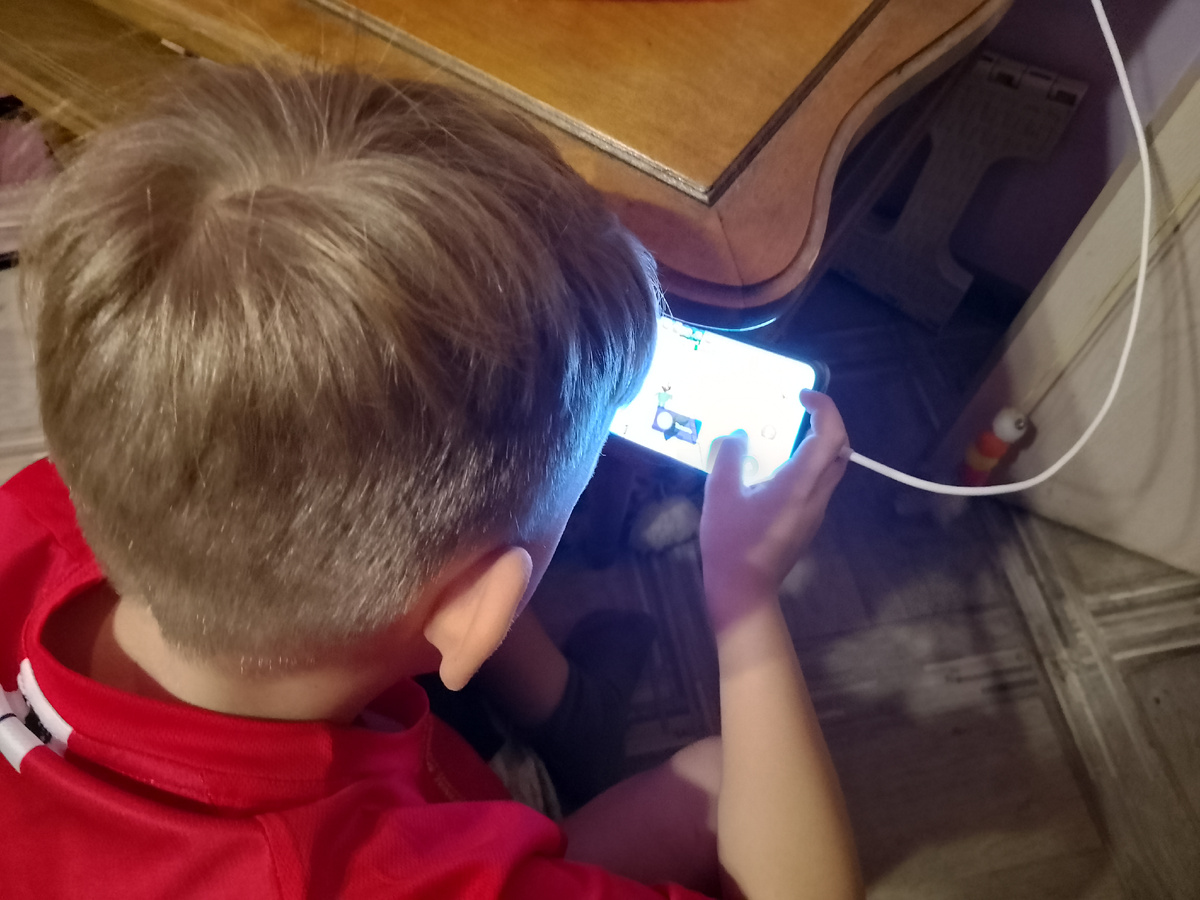 Фото автора, внук моделирует