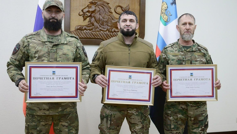    Бойцы получили награды за помощь в задержании сообщника преступника Фото: Соцсети губернатора Белгородской области Вячеслава Гладкова