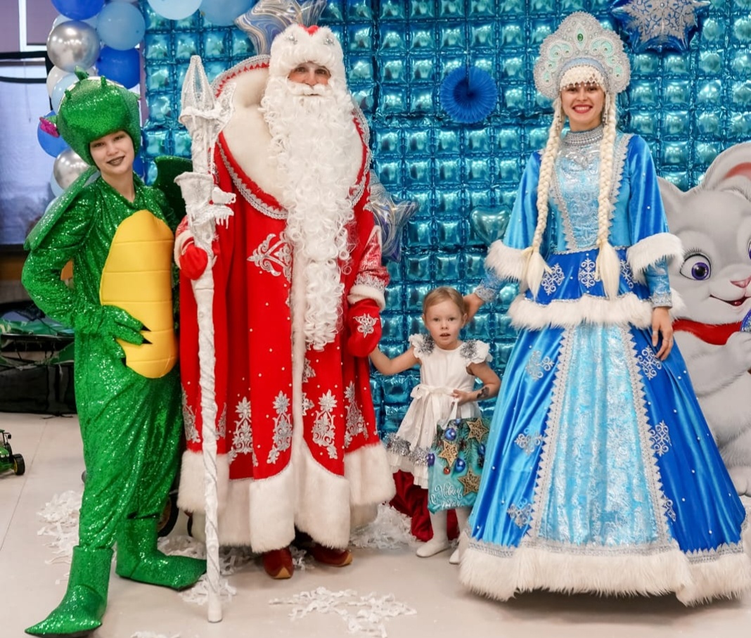 Не утренник, но в тему Нового года)