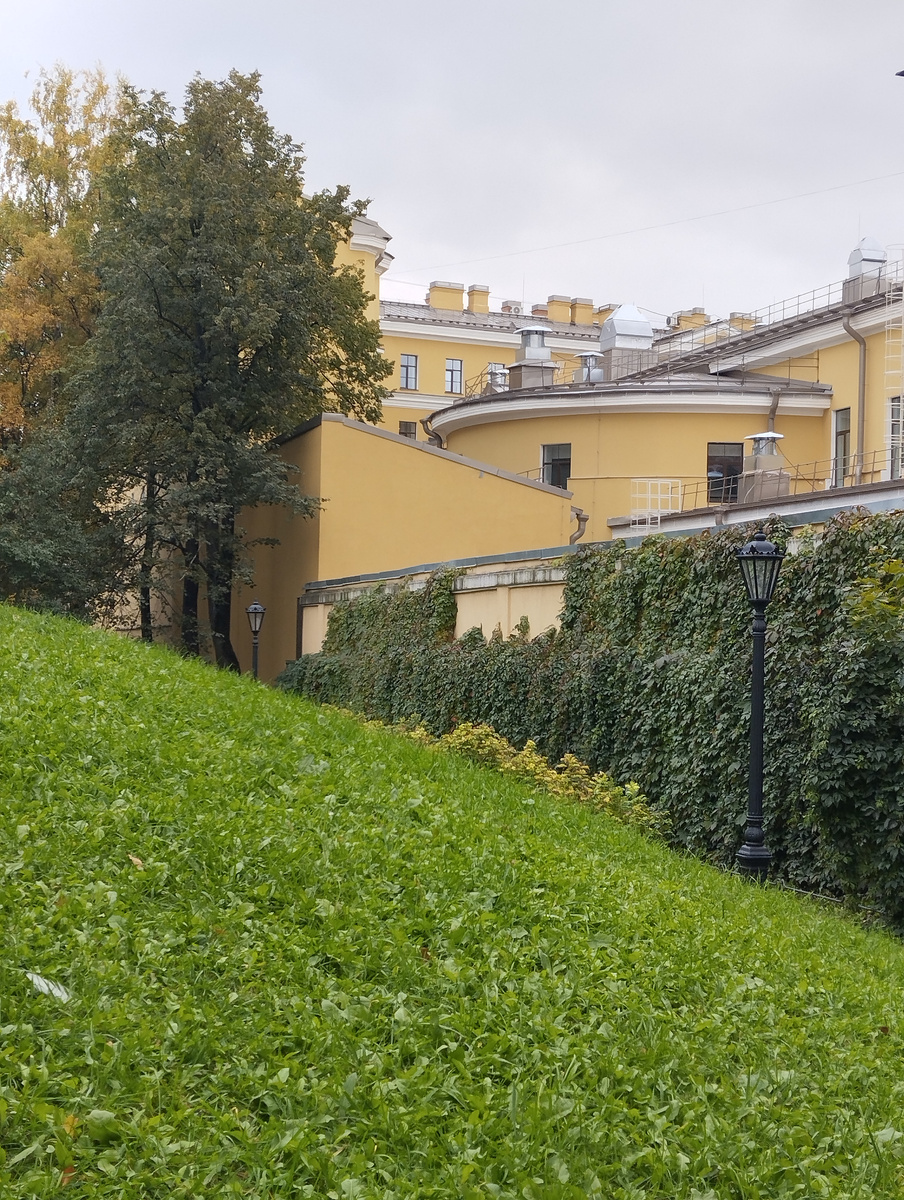 Сад Юсуповского дворца. Опровержение стереотипа про вечно холодный Питер... 