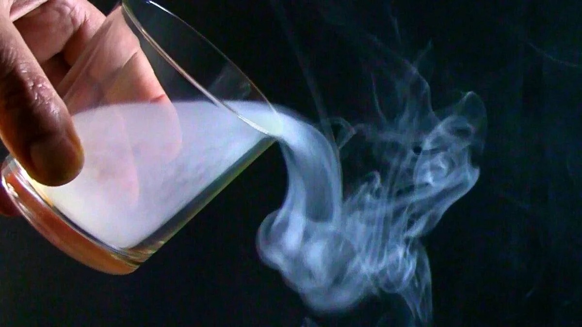 Выходить ВОН, воВНЕ