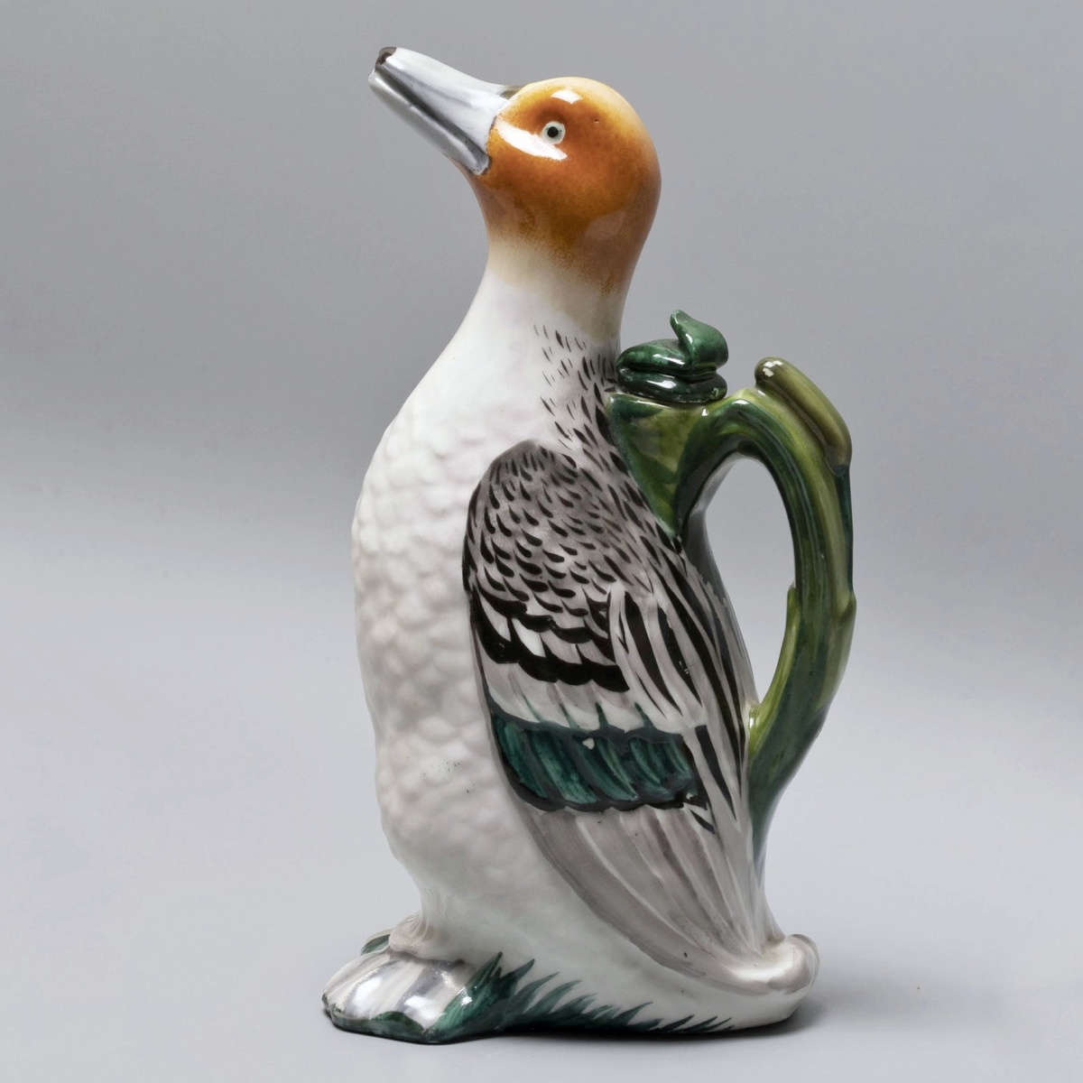 Графин "Утка". Художественная роспись И. И. Ризнич. Фарфор ЛФЗ. 1940-е гг. Размер 23,5х12х9 см. ru.bidspirit.com