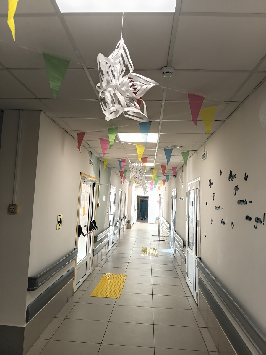 На работе идёт подготовка к новому году, на мой взгляд рано ещё. 