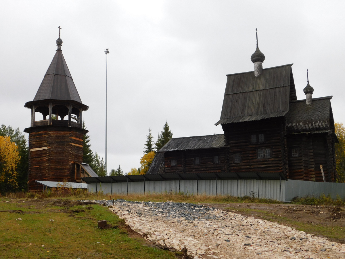 Богородицкая церковь - старейшая из сохранившихся в Пермском крае - построена в 1694 году. Хохловка. Фото автора.