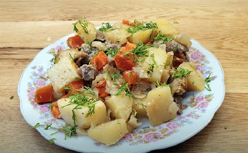 Курица с картошкой в банке: ужин, который удивляет простотой