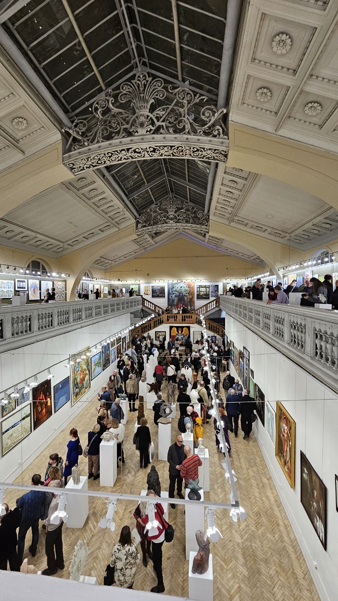 Выставка "Осень 2025" в Санкт-Петербурге союзе художников (фотография автора)