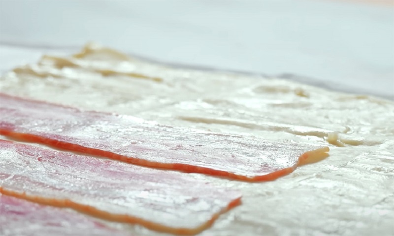 Слойки с беконом на скорую руку: раннее утро с ароматом уюта