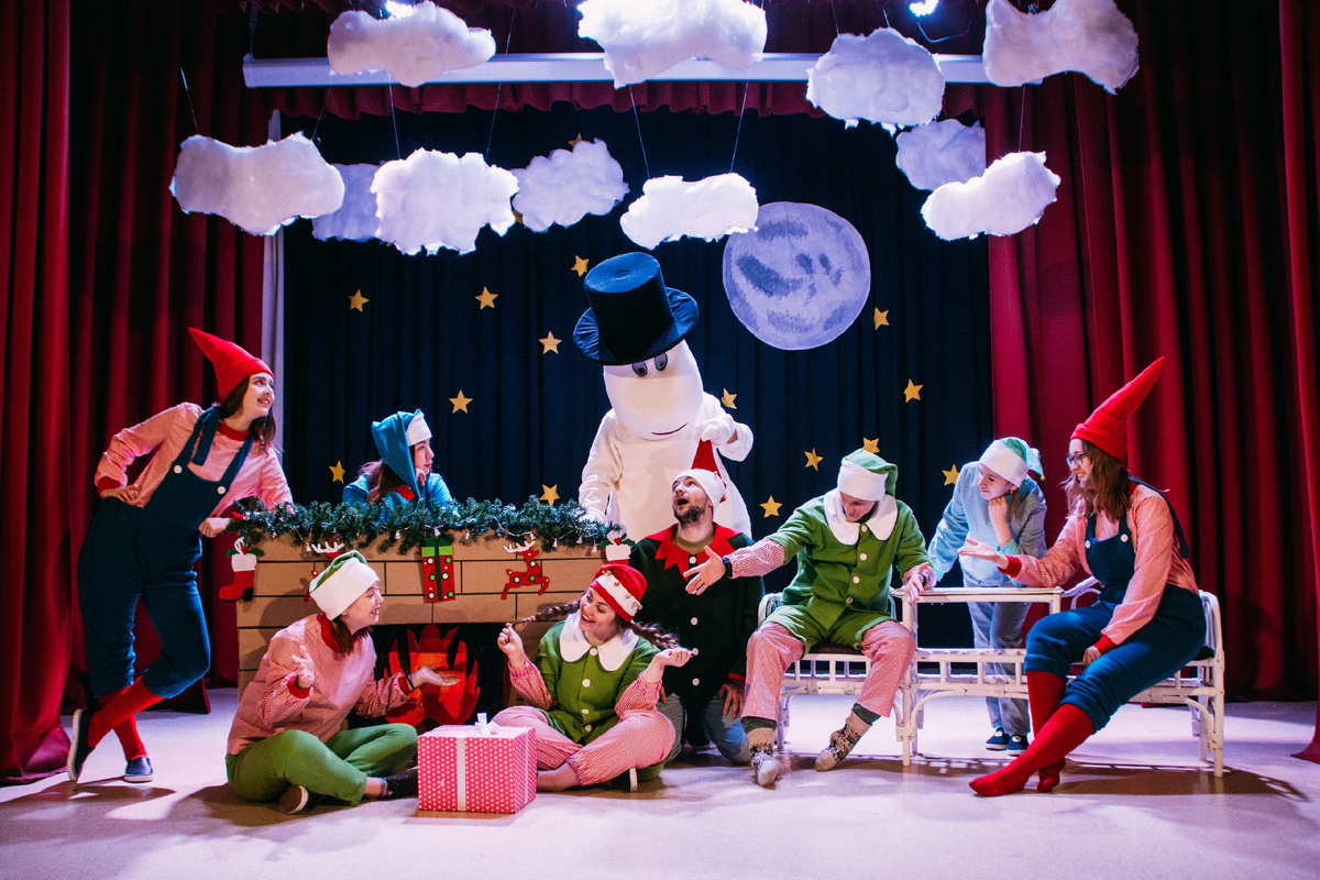 Вожатые Энергетика показывают новогодний спектакль