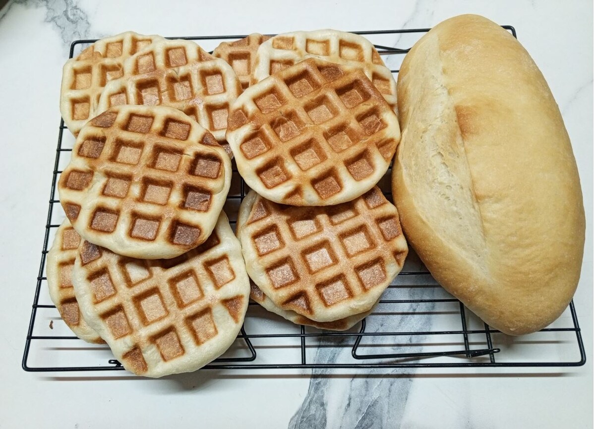 Из одного и того же теста Городская булка и венские хлебные вафли