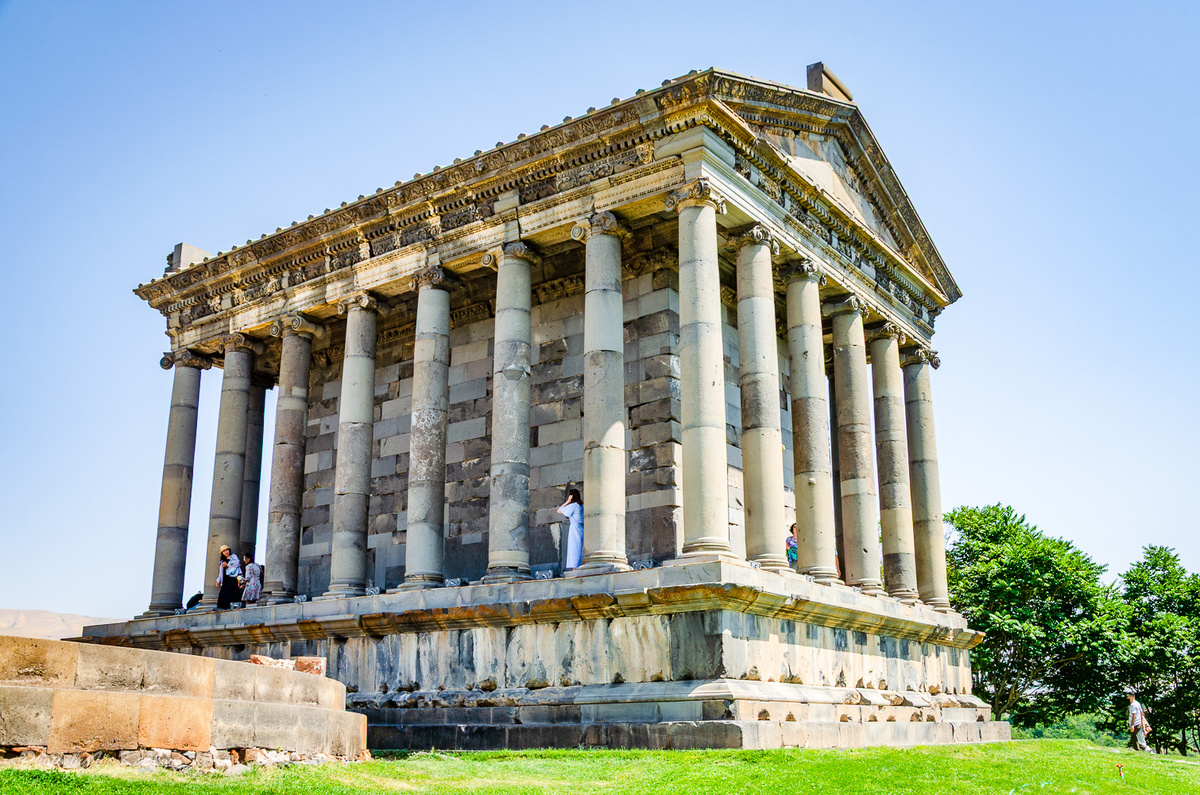 Храм Гарни - один из самых старых храмов Армении