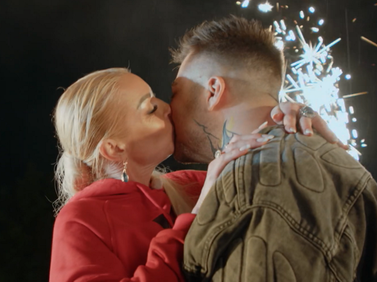 Шоу "Звёзды подл капельницей"