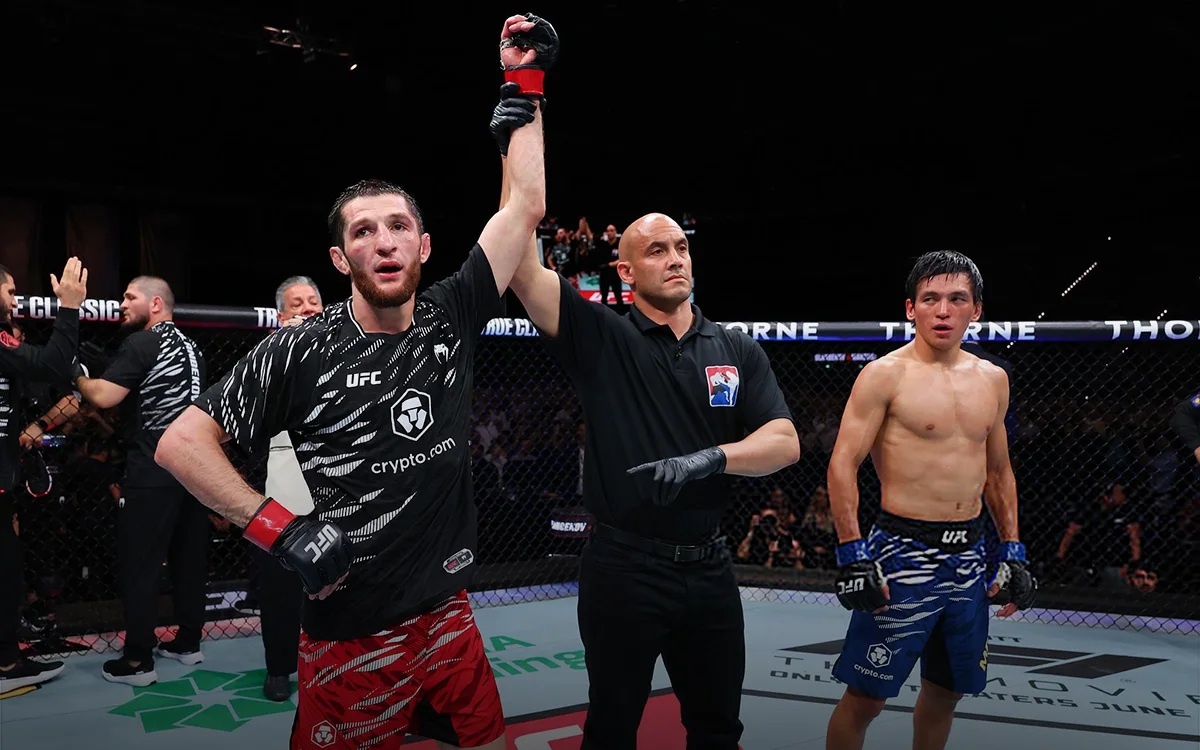     В прошлом поединке Тагир Уланбеков победил Азата Максума