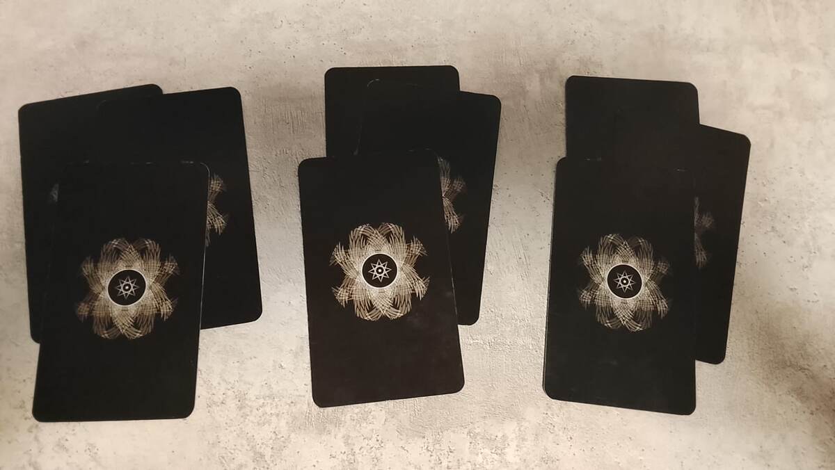   Перед вами три варианта. Вы сделали свой выбор? Вы готовы узнать, что вас ждет? Вы хотите узнать, о чём он думает?