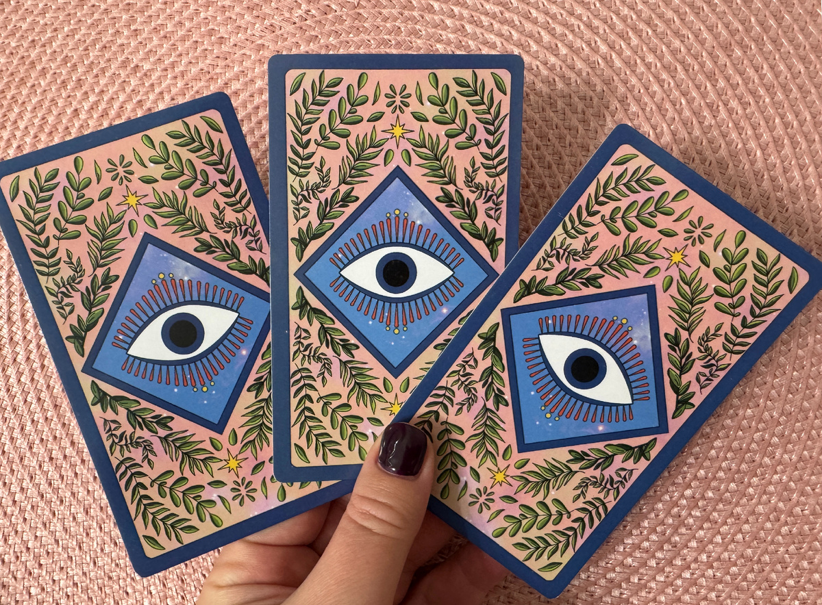 Таролог Маша Эвэнс