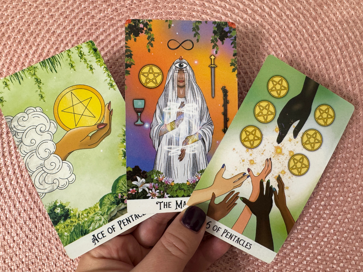 Таролог Маша Эвэнс