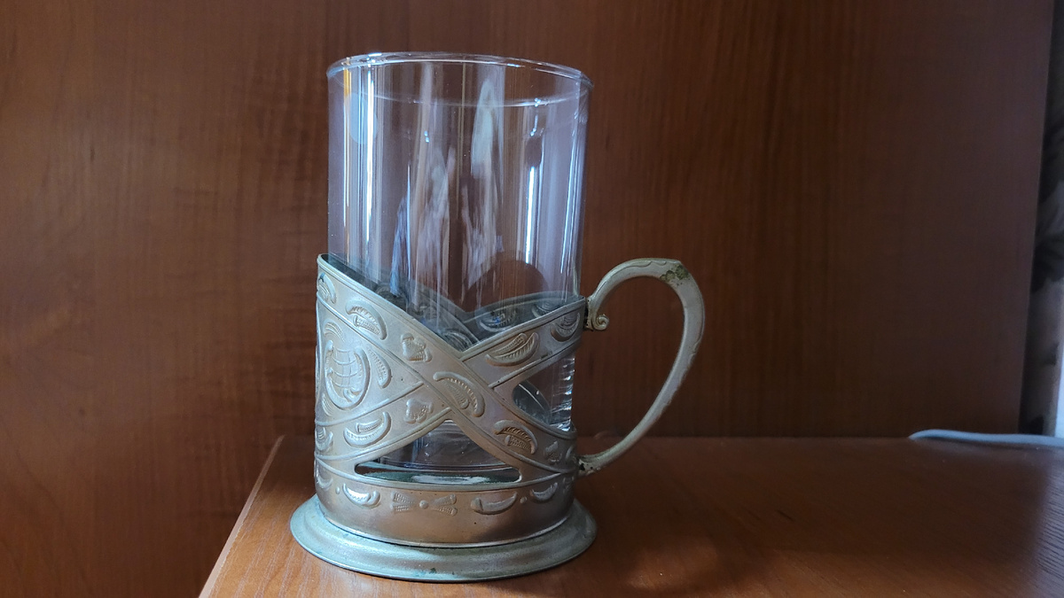 Стакан в подстаканнике.