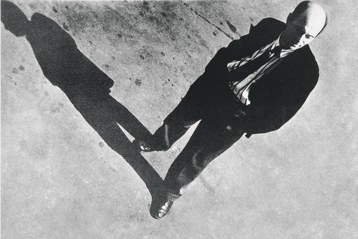    Фотопортрет Эль Лисицкого. 1932 год. Иллюстрация из сборника статей Эль Лисицкого «Преодоление искусства. Избранные тексты»