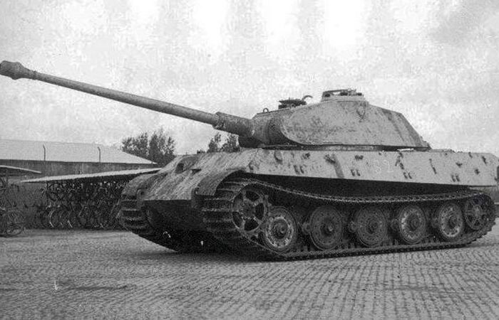 В 1944 году уже были средства против танки.