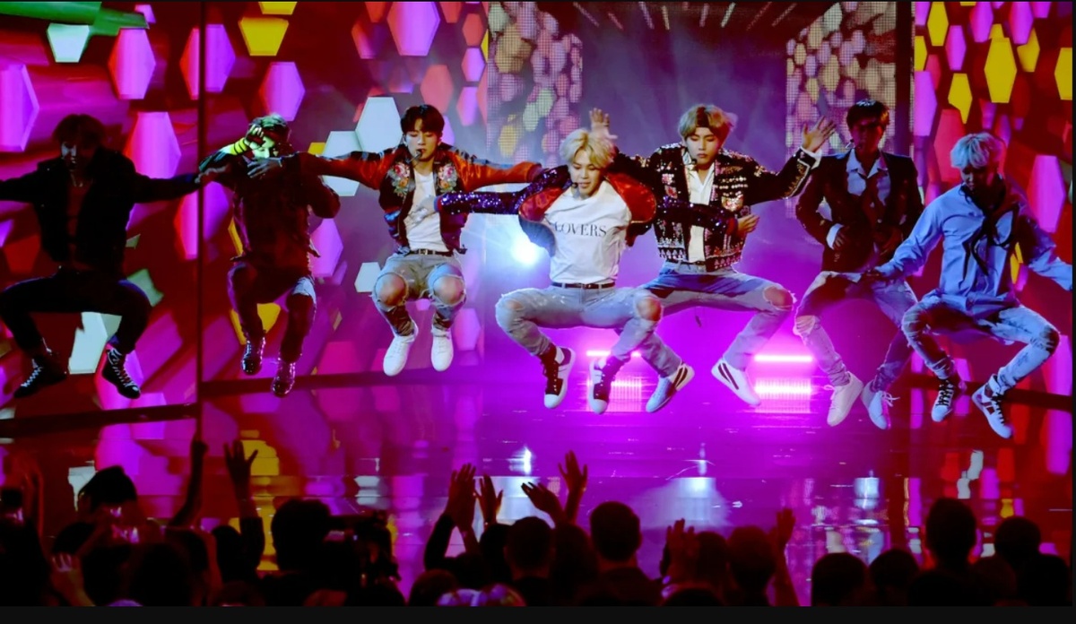 Выступление BTS. Источник: Kevin Winter/Getty Images North America/Getty Images